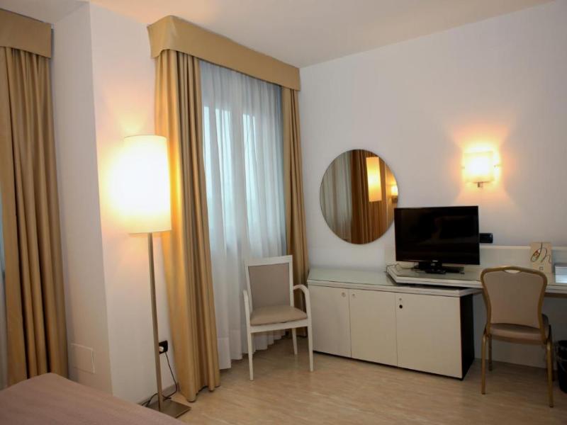 Mediterraneo Palace - Oda