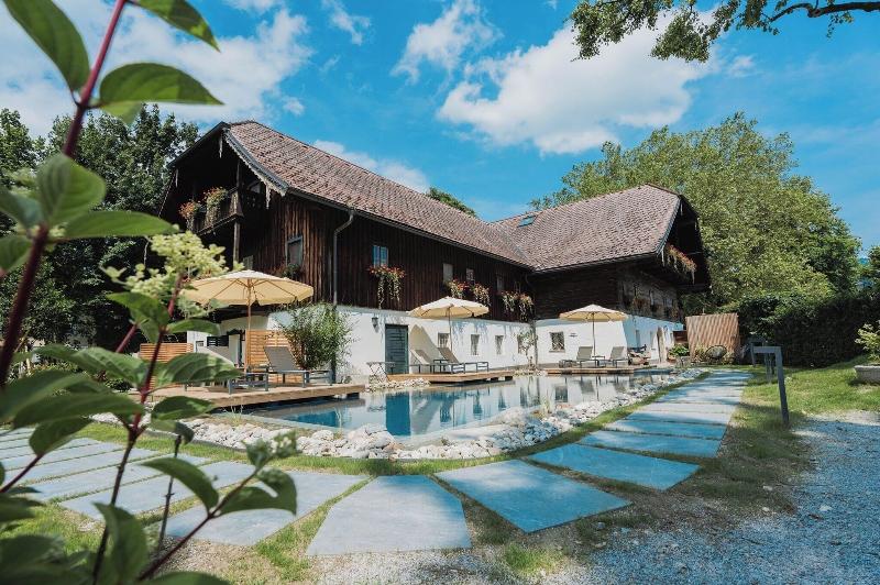 Schlosswirt zu Anif - Genel
