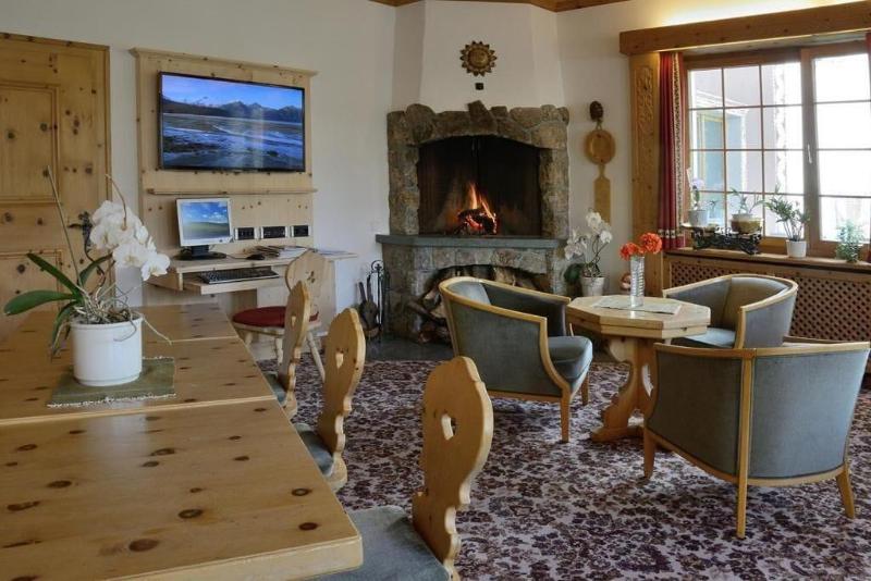 Corvatsch Restaurant & Hotel St. Moritz - Lobi