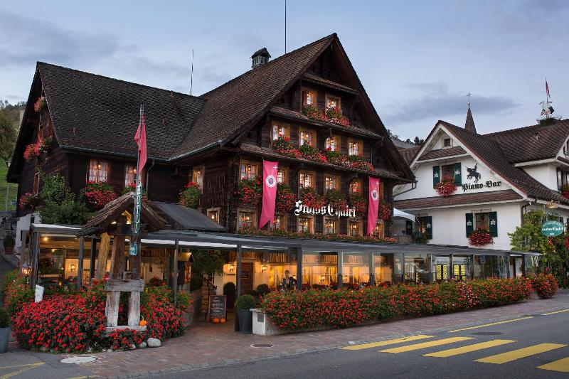 Schloss-Hotel Swiss-Chalet - Lobi