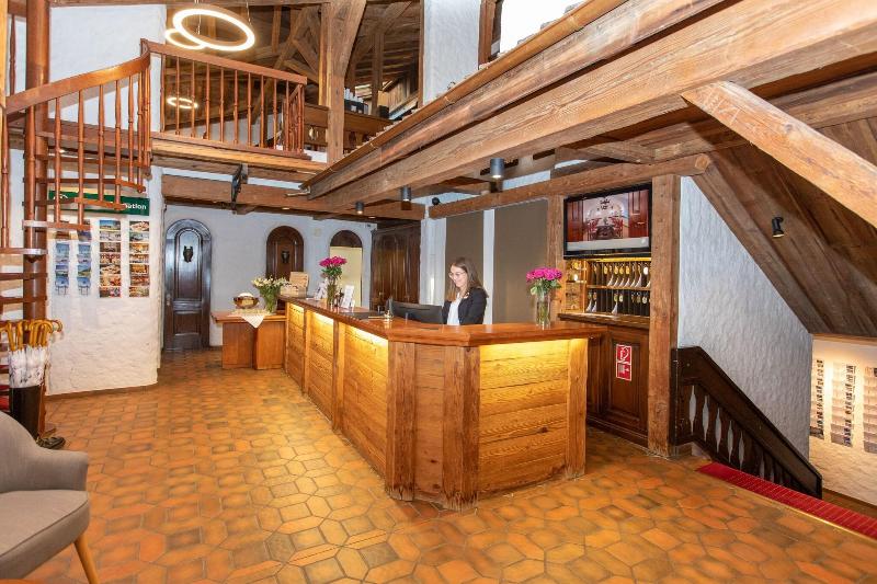 Schloss-Hotel Swiss-Chalet - Lobi