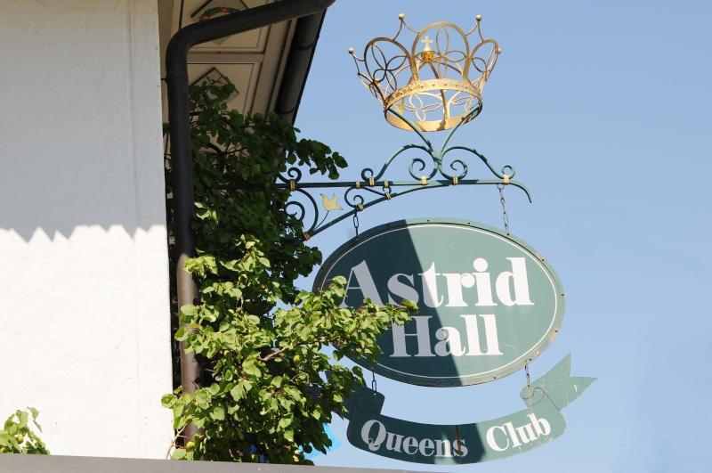 Schloss-Hotel Swiss-Chalet - Genel