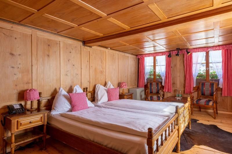 Schloss-Hotel Swiss-Chalet - Oda