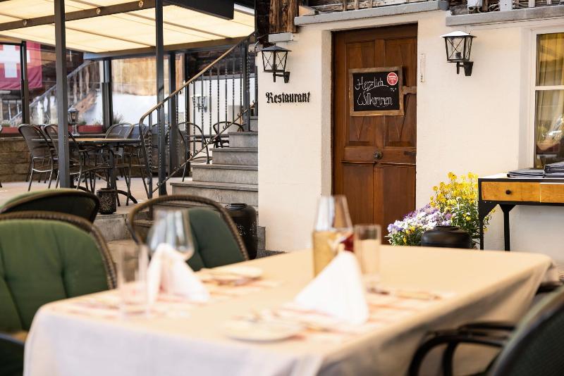 Schloss-Hotel Swiss-Chalet - Restoran