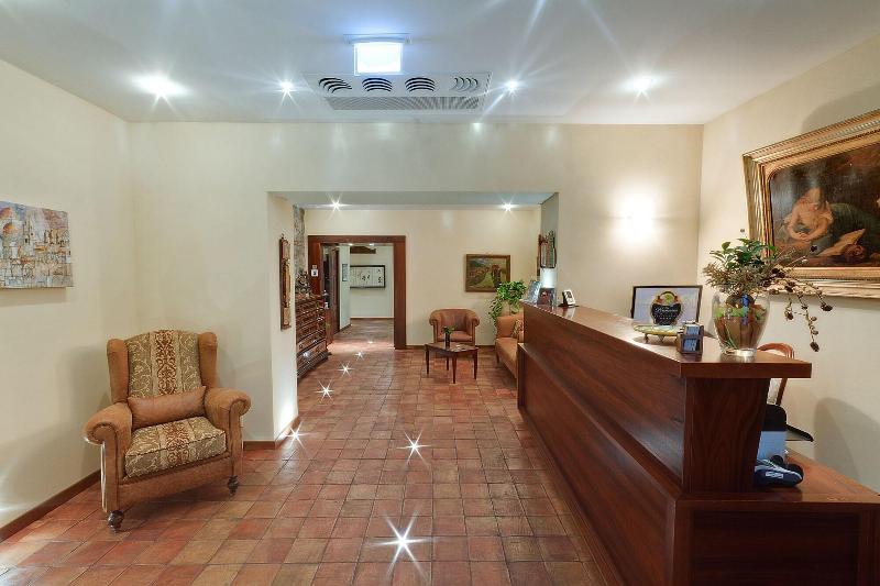La Plumeria Hotel - Lobi