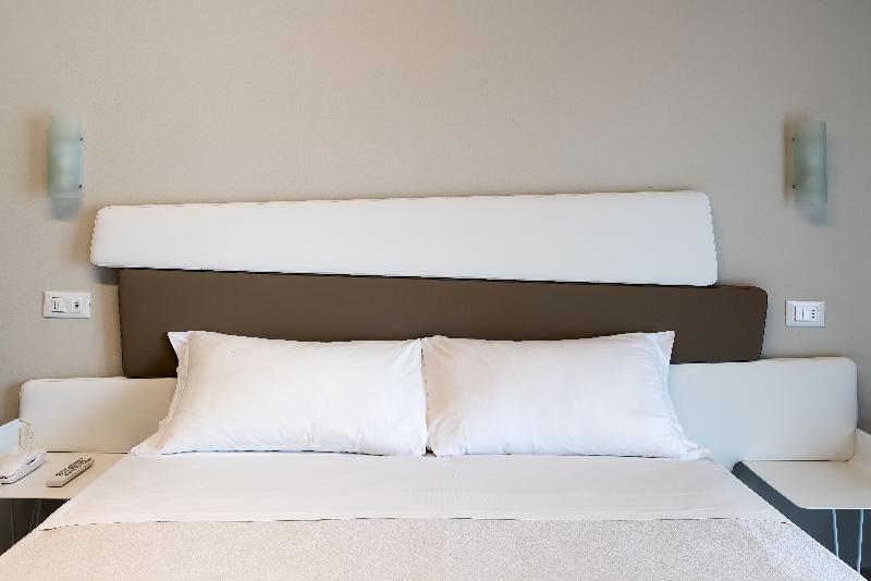 Saracen Sands Hotel & Congress Centre - Oda
