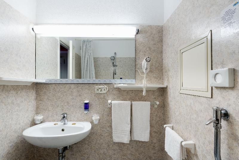 Saracen Sands Hotel & Congress Centre - Oda