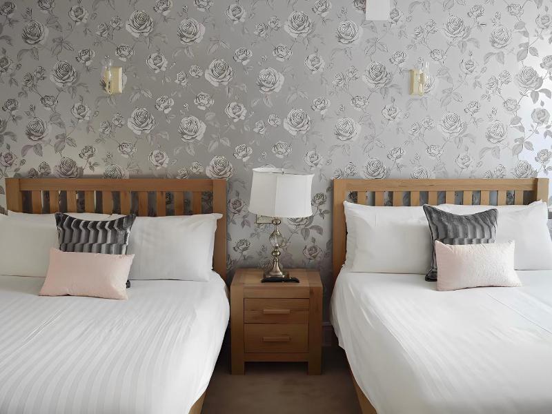 The Star Hotel - Genel