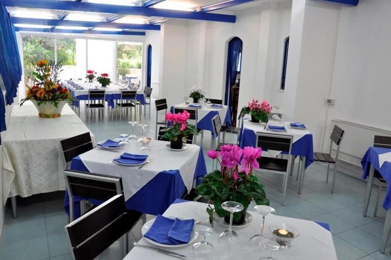 Hotel Ristorante Meson Feliz - Restoran