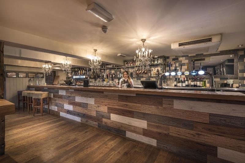 The Swan - Bar