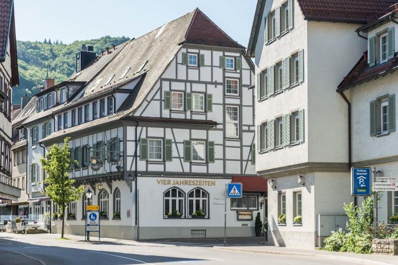 Flair Vier Jahreszeiten - Genel