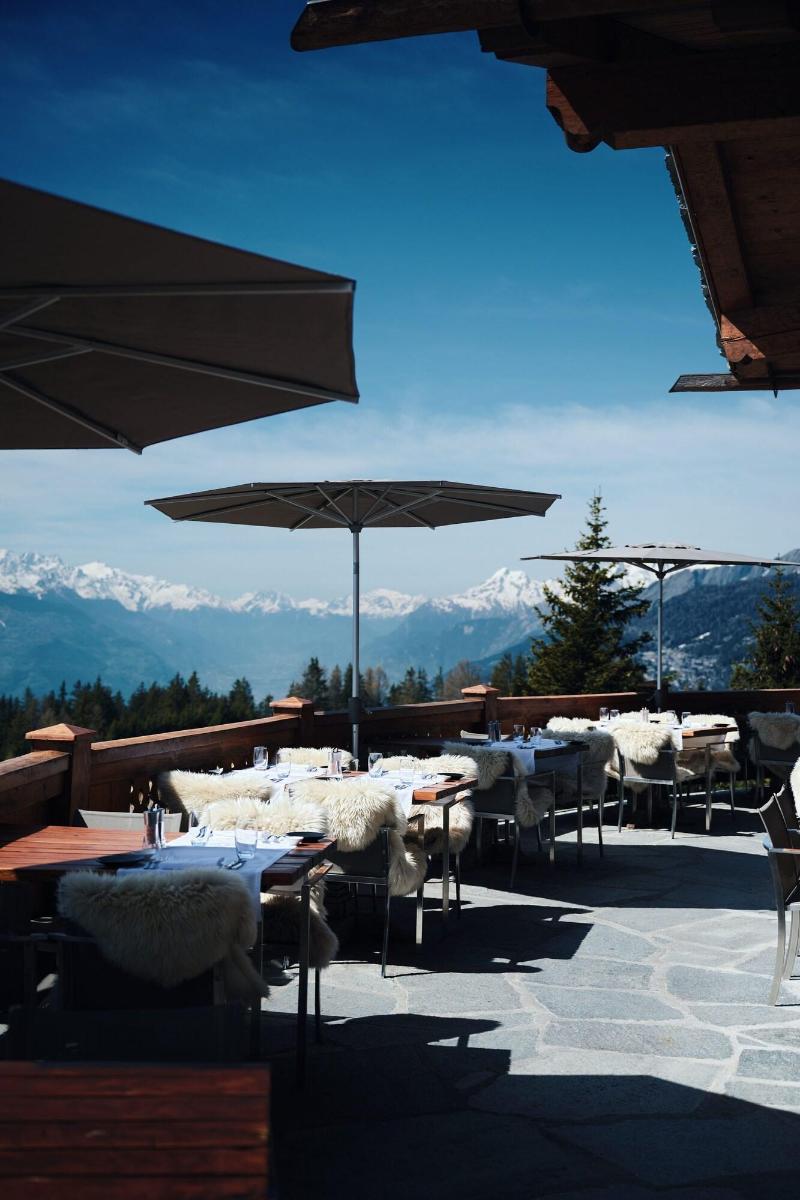 LeCrans Hotel & Spa - Teras
