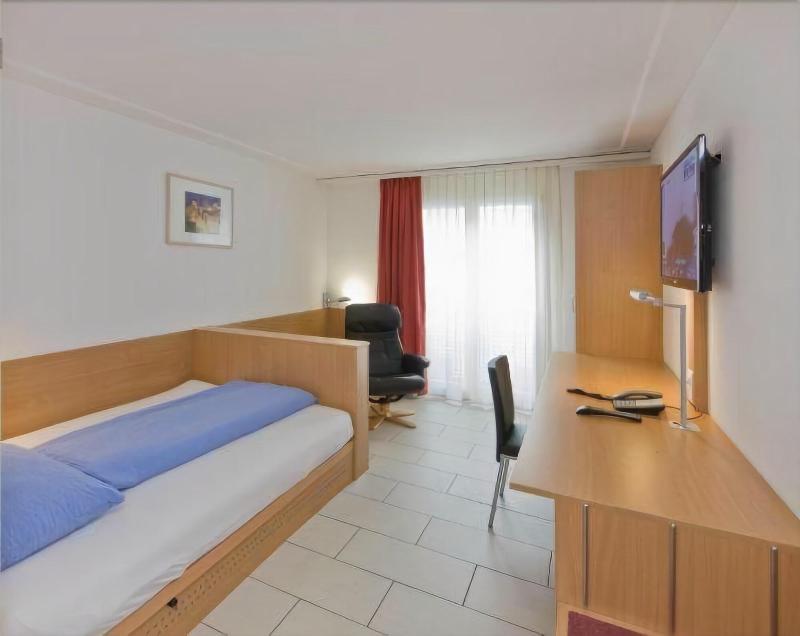 Hotel Good Night Inn - Oda