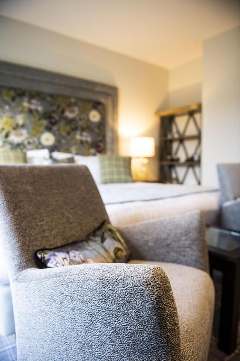 Peak Edge Hotel - Oda