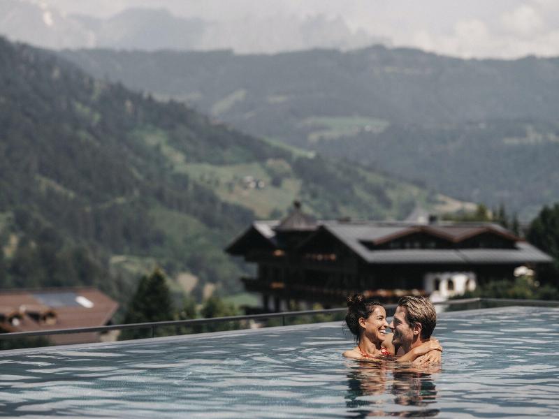 Alpina Family, Spa & Sporthotel - Havuz