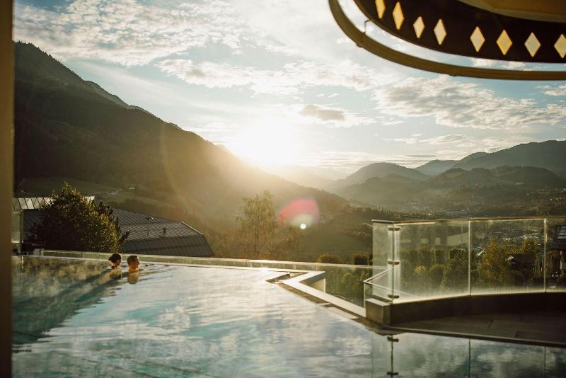 Alpina Family, Spa & Sporthotel - Havuz