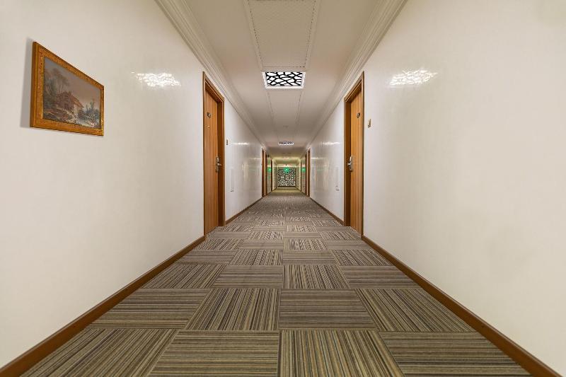 Hamdan Plaza - Lobi
