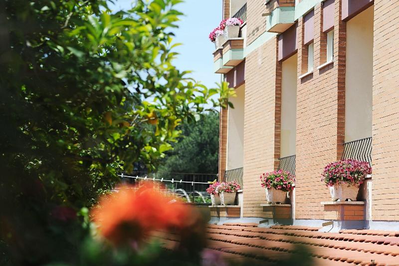 Hotel Pensione Casa Yvorio - Genel