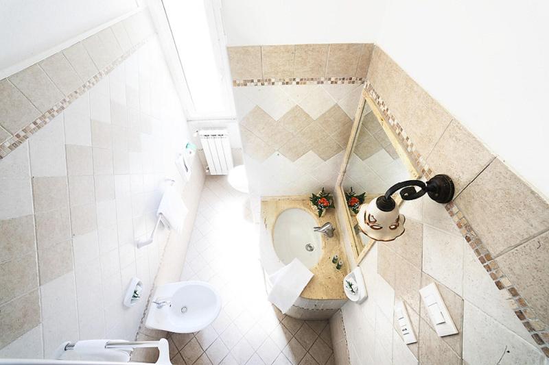 Hotel Pensione Casa Yvorio - Oda