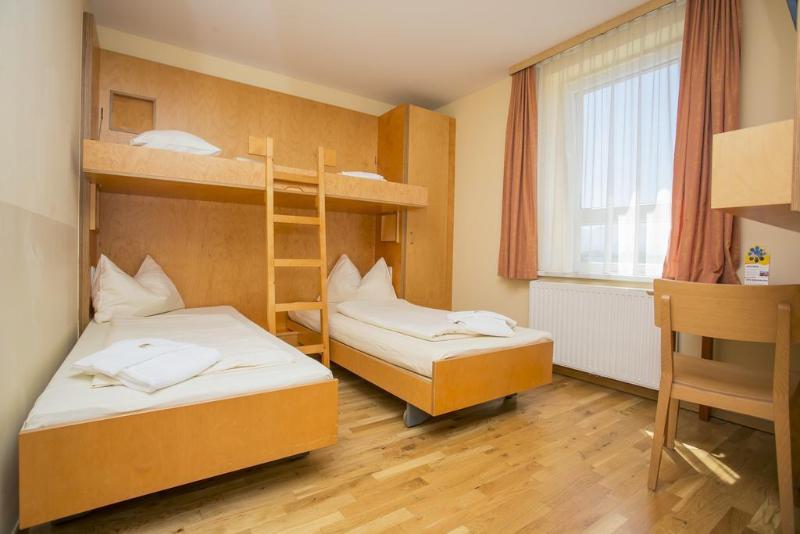 JUFA Hotel Salzburg - Oda
