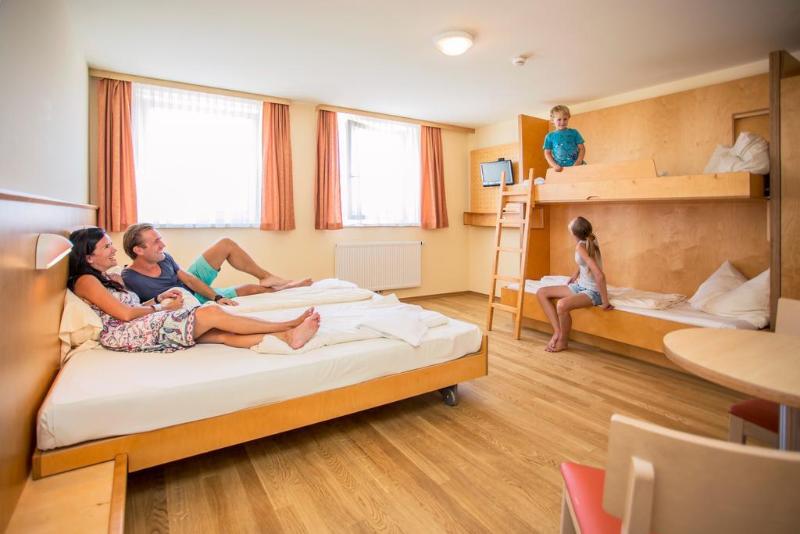 JUFA Hotel Salzburg - Oda