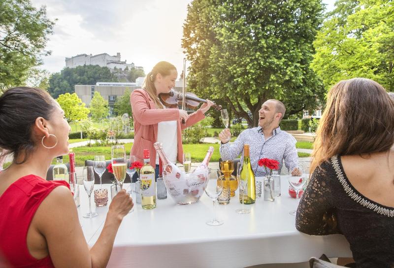 JUFA Hotel Salzburg - Teras