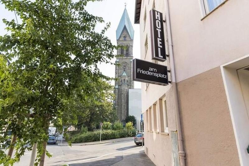Am Friedensplatz - Genel