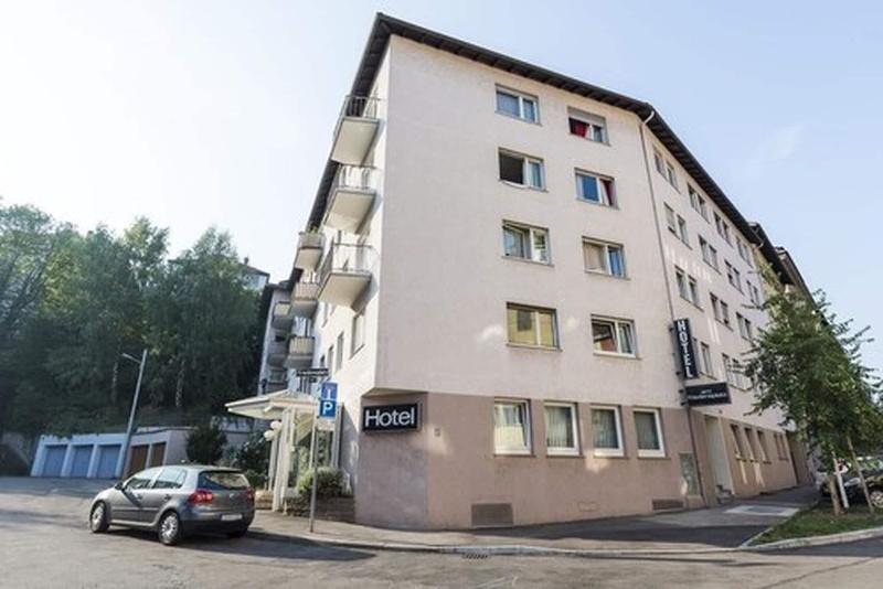Am Friedensplatz - Genel