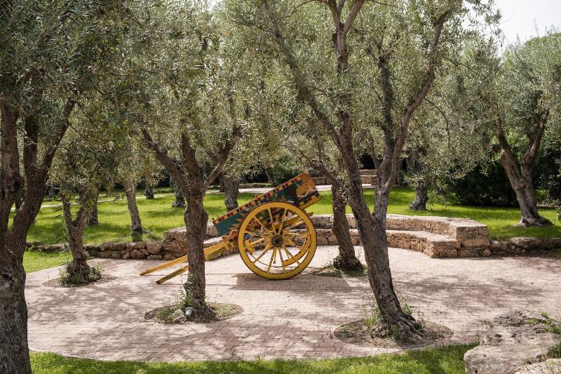 Mangia’s Brucoli Sicily Autograph Collection - Genel