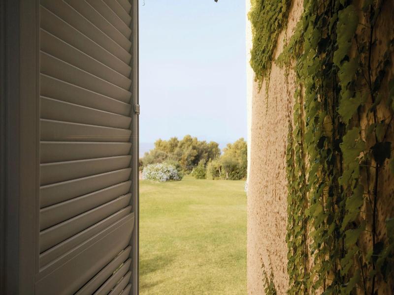 Mangia’s Brucoli Sicily Autograph Collection - Oda