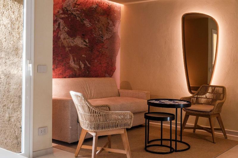 Mangia’s Brucoli Sicily Autograph Collection - Oda