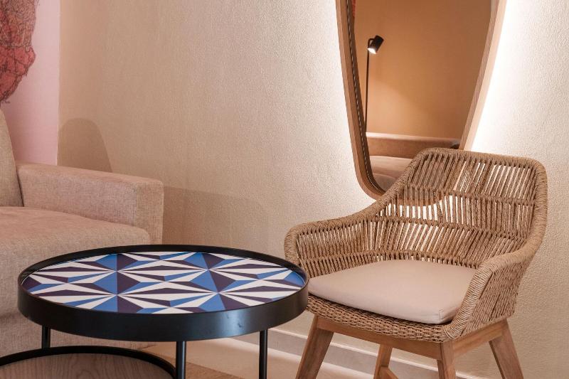 Mangia’s Brucoli Sicily Autograph Collection - Oda