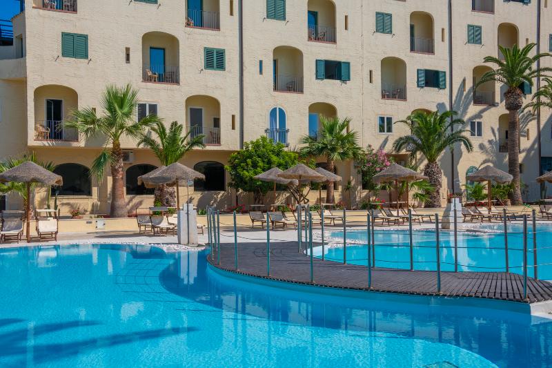 Hopps Hotel - Havuz