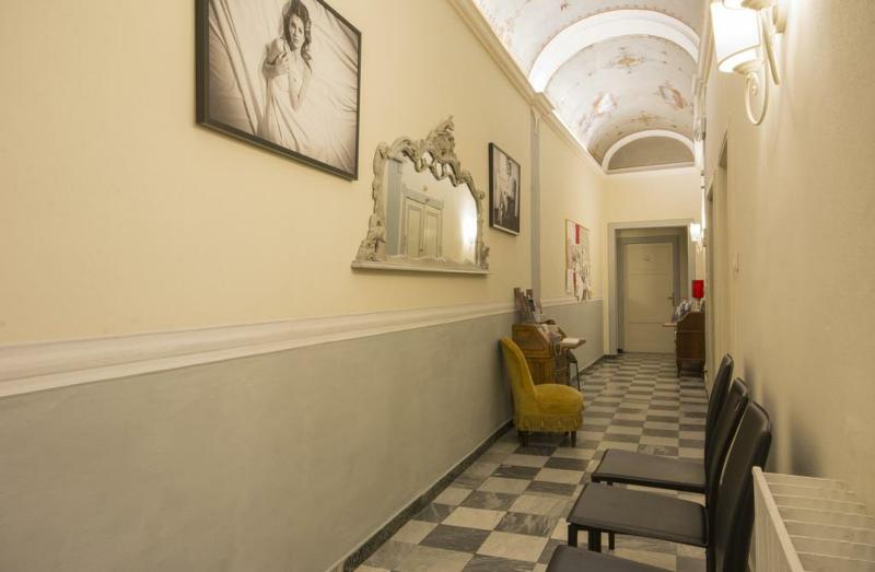 Palazzo Bulgarini - Lobi