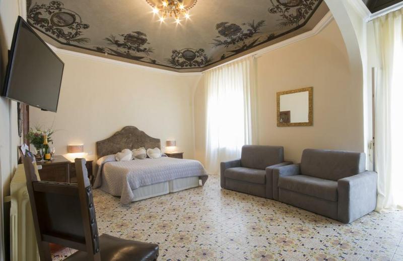 Palazzo Bulgarini - Oda
