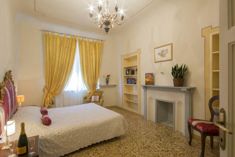 Palazzo Bulgarini - Oda