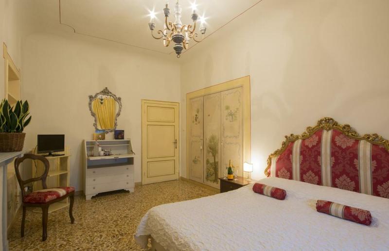 Palazzo Bulgarini - Oda