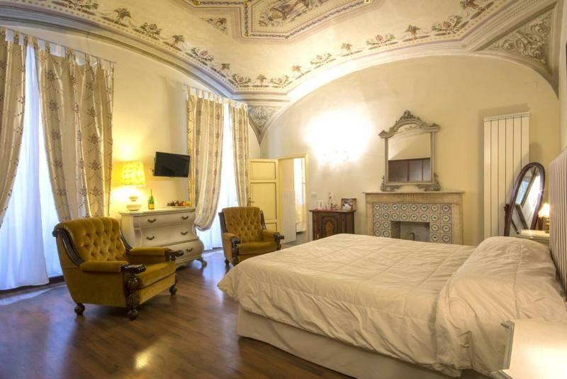 Palazzo Bulgarini - Oda