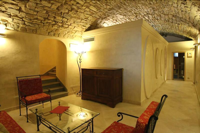 Palazzo Squarcialupi - Aktivite