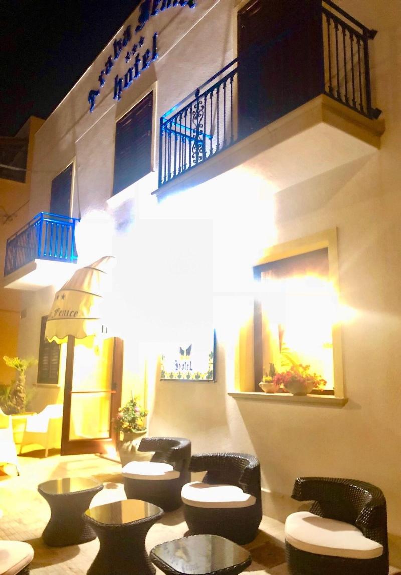 Araba Fenice Hotel - Genel