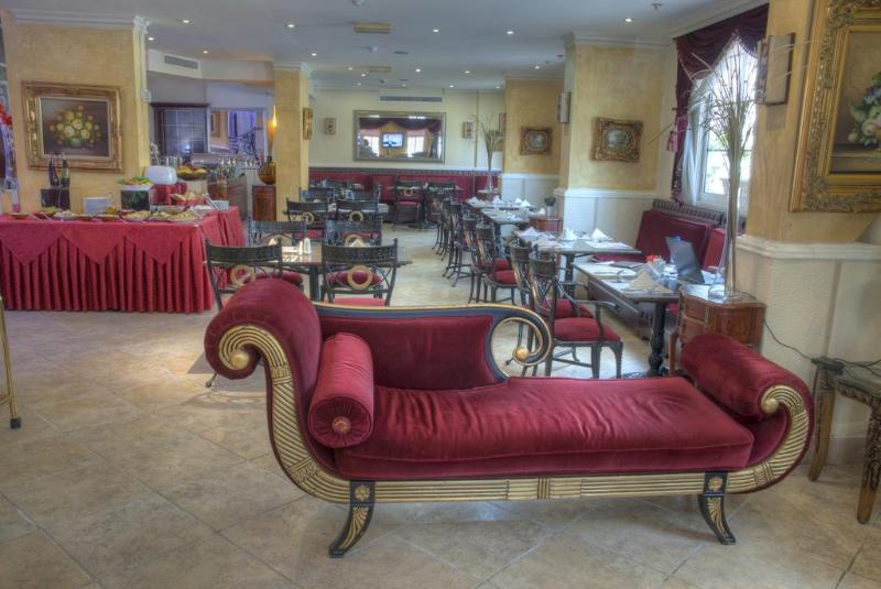 Al Maha Regency Hotel Suites - Restoran