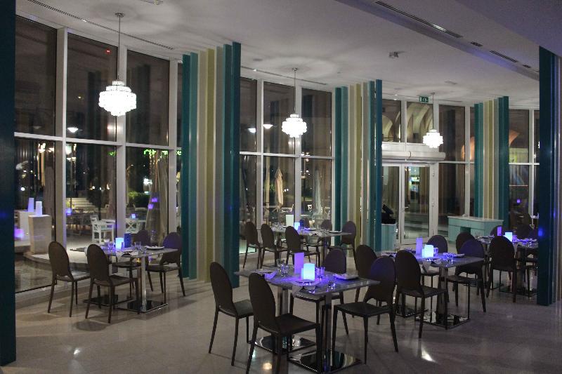 Salalah Gardens Hotel by Safir Hotels and Resorts - Restoran