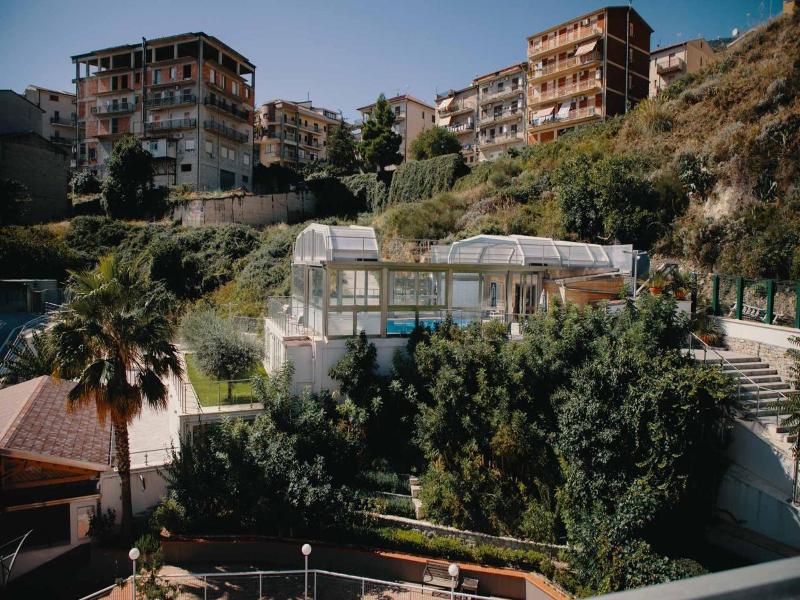 Halykos - Genel