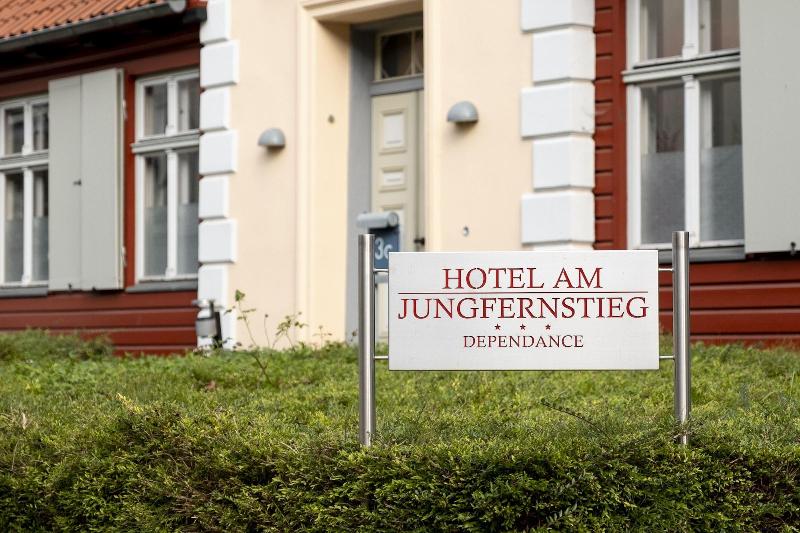 Am Jungfernstieg - Genel