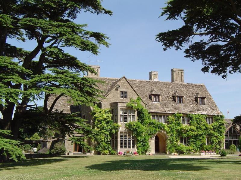Stanton House - Genel