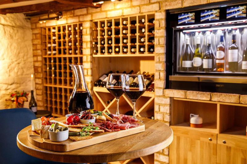 voco Lythe Hill Hotel & Spa - Restoran