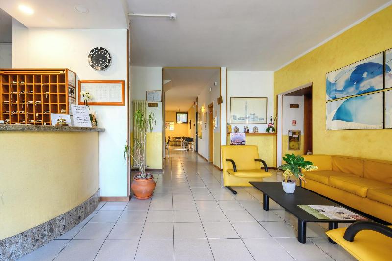Anna Siena Nord - Lobi