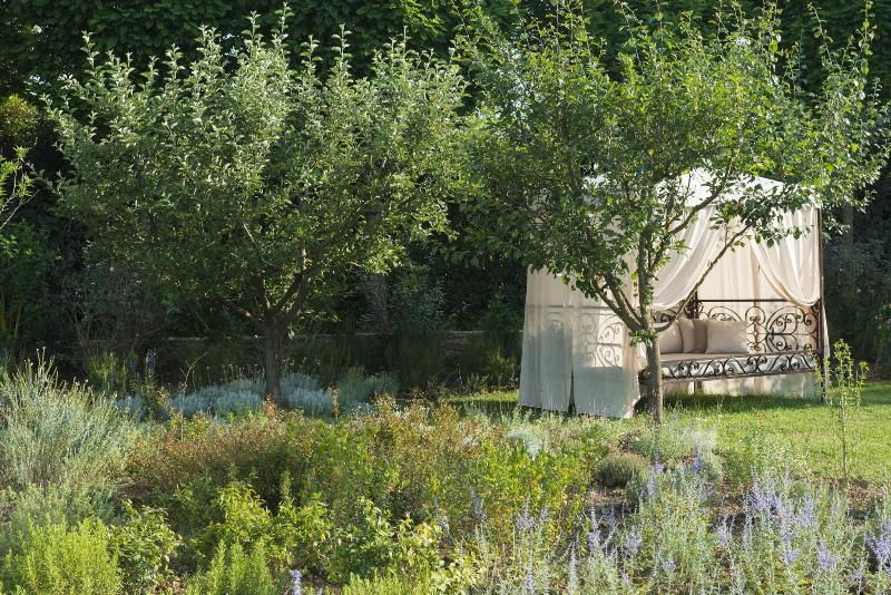 Borgo Santo Pietro - Genel