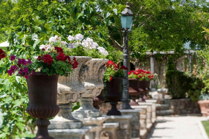 Borgo Santo Pietro - Genel
