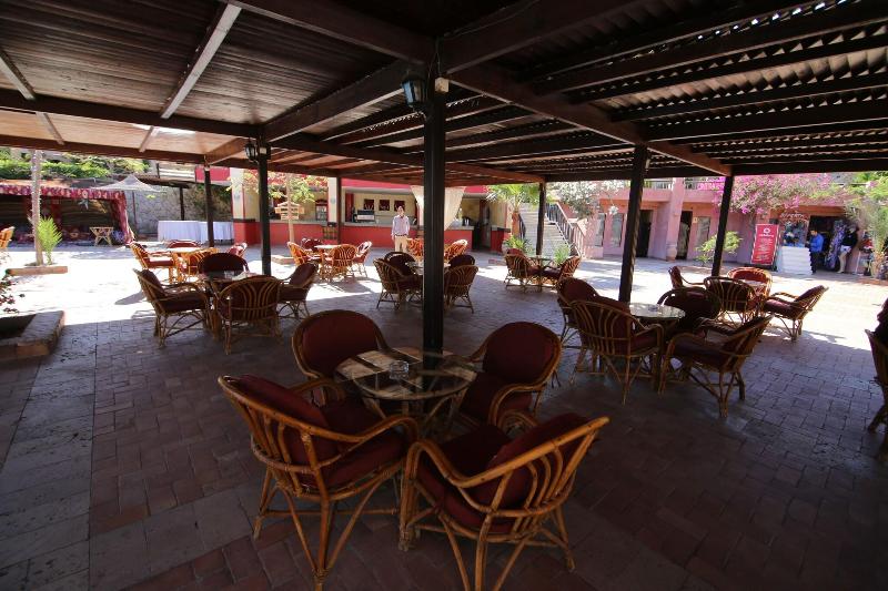 Tamra Beach - Restoran